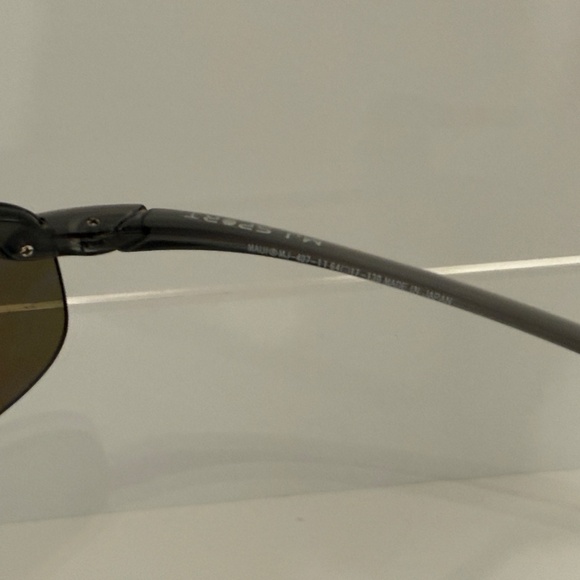 Maui Jim HO'OKIPA - Translucent Smoke Grey Frame w/ Blue Hawaii Lens - Picture 7 of 10